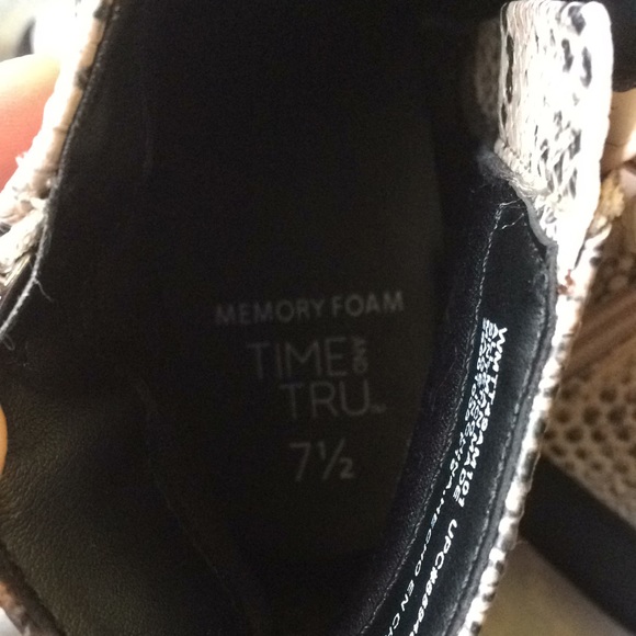 Faux snakeskin unworn ankle boots - Picture 6 of 6